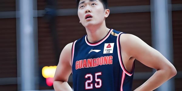 领先18分输球！杜锋点评一针见血，批评了广东队4名球员